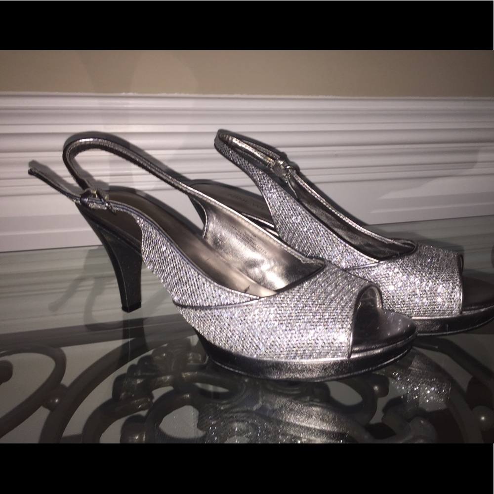 Silver glittery heels!✨